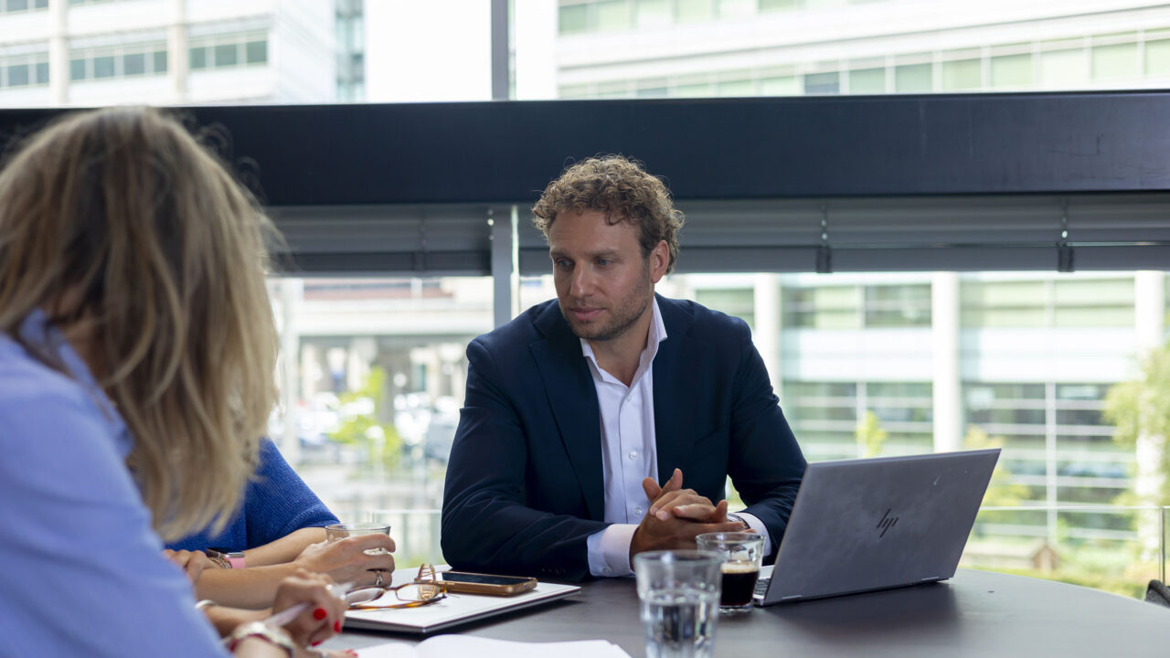 Fund Associate Commercial Real Estate - Bouwinvest
