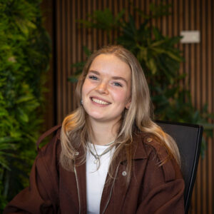Foto van contactpersoon Carlijn van de Bunt